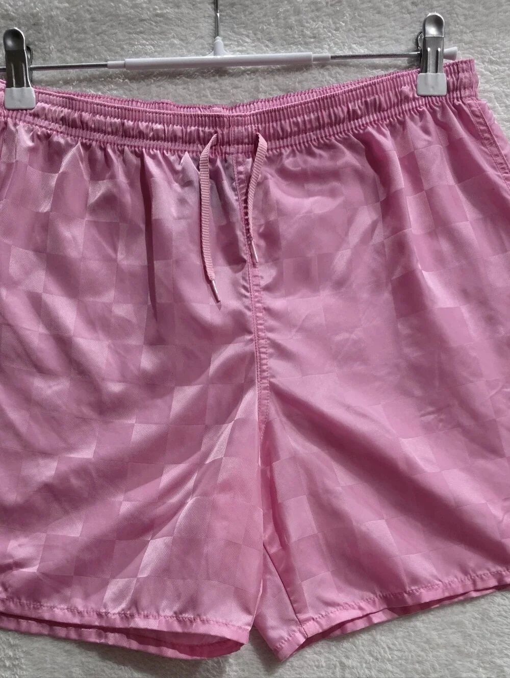 Umbro Women’s Sz Large Pink Checkered Polyester Soccer Shorts Drawstring Elastic